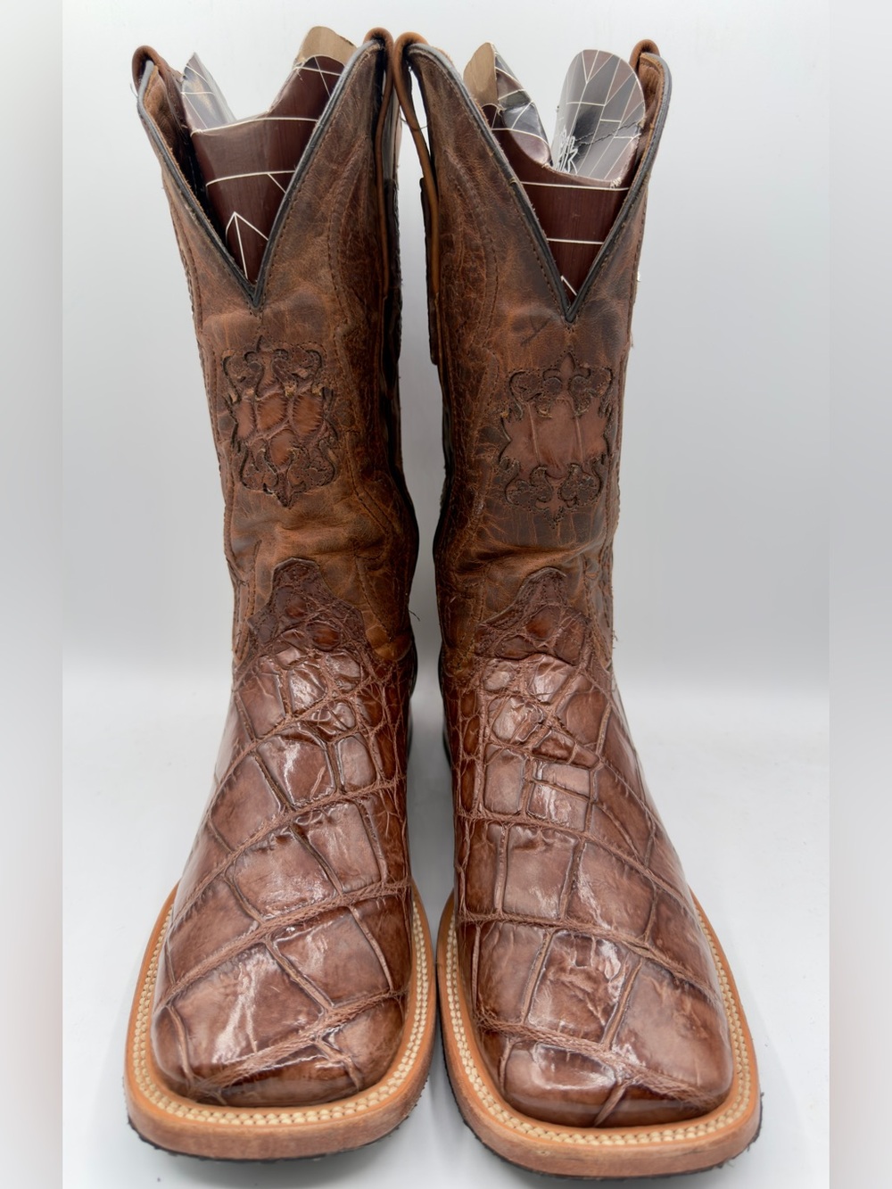 Pre-own men’s authentic wild caught American alligator like new SIZE 9D